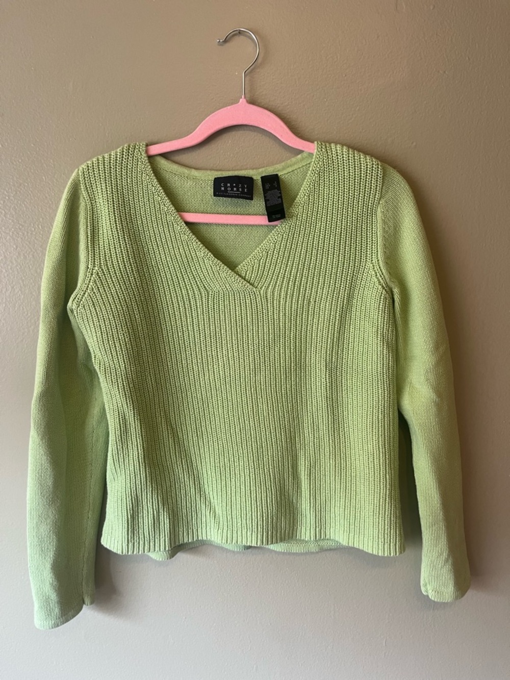 Super Flattering Vintage Light Green V-Neck Knit Sweater